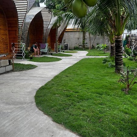 The Backyard Inn Moalboal Zewnętrze zdjęcie